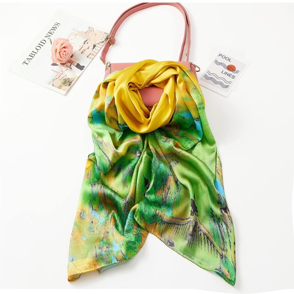 Women’s silk scarf - Picture 9 of 11
